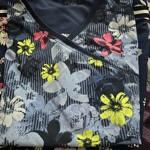 Cherckee infinity scrub top